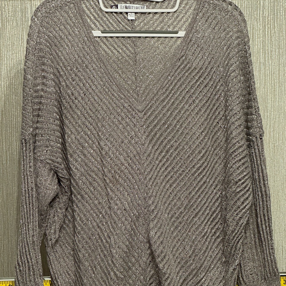 Jennifer Lopez Gray/Silver Metallic Tapered Light Sweater L Dolman Sleeve
